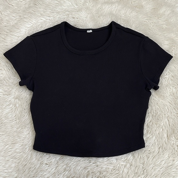 ALO Yoga Ribbed short sleeve Crop Top - Picture 1 of 3